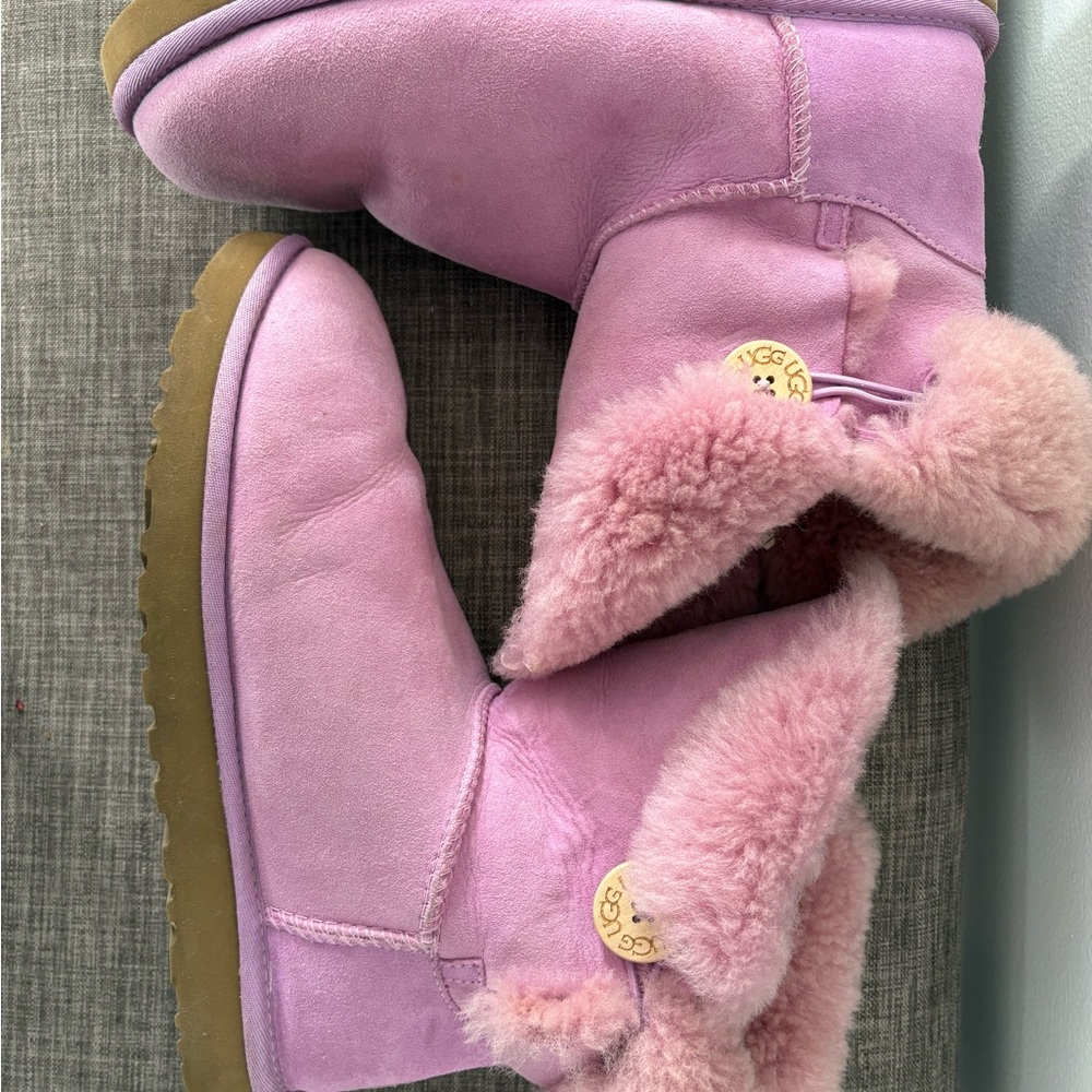 UGG Bailey Button - Picture 5 of 6